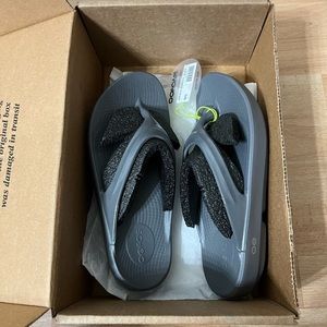 Oofoam Technology Women’s Sandal